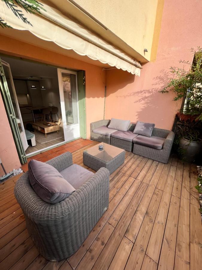 Magnifique 2 Chambres Terrasse Et Parking Saint-Tropez Exteriör bild